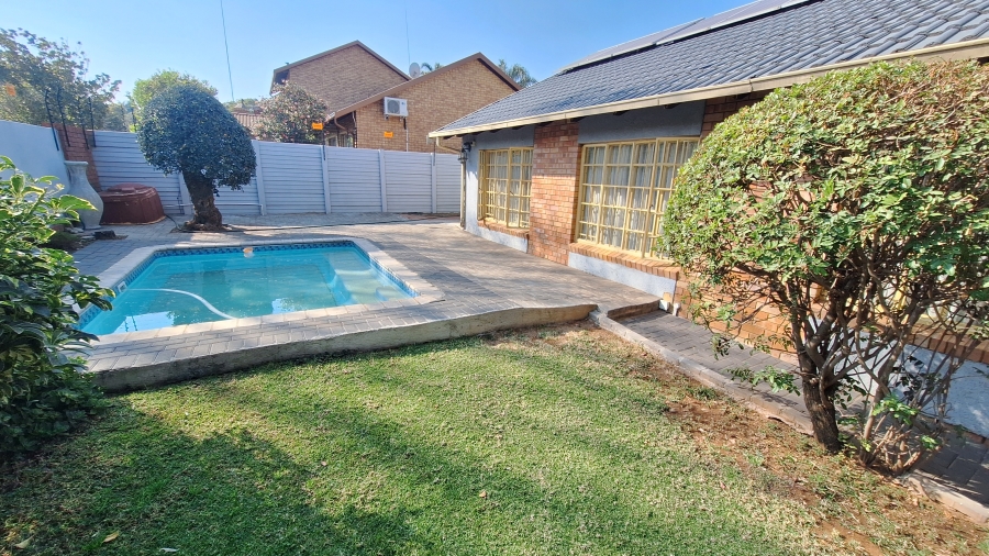 3 Bedroom Property for Sale in Garsfontein Gauteng