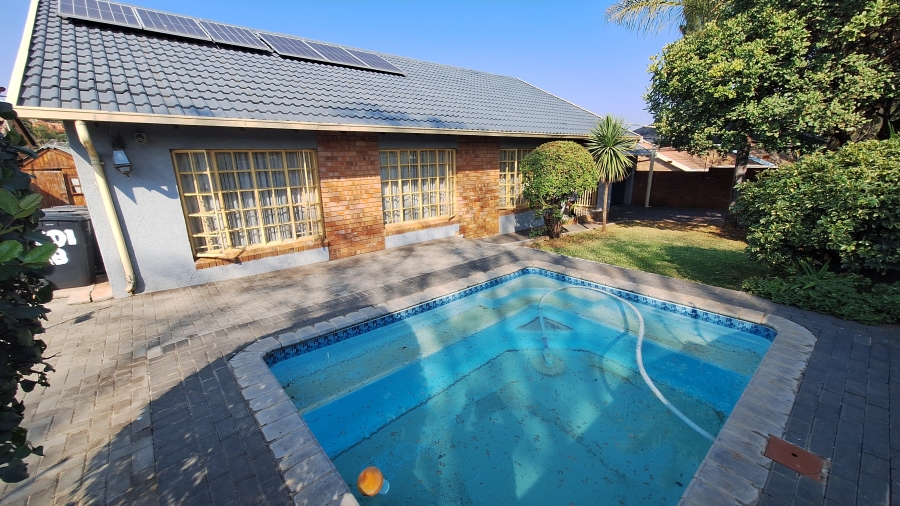 3 Bedroom Property for Sale in Garsfontein Gauteng