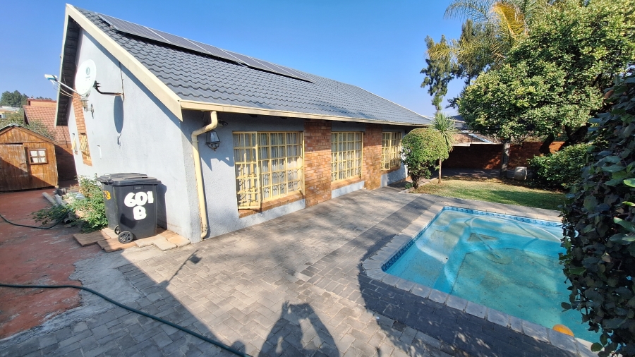 3 Bedroom Property for Sale in Garsfontein Gauteng