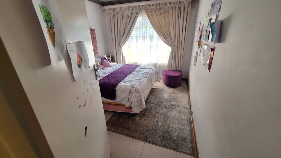 3 Bedroom Property for Sale in Garsfontein Gauteng