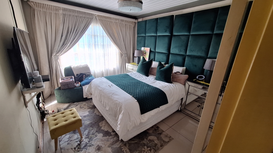 3 Bedroom Property for Sale in Garsfontein Gauteng