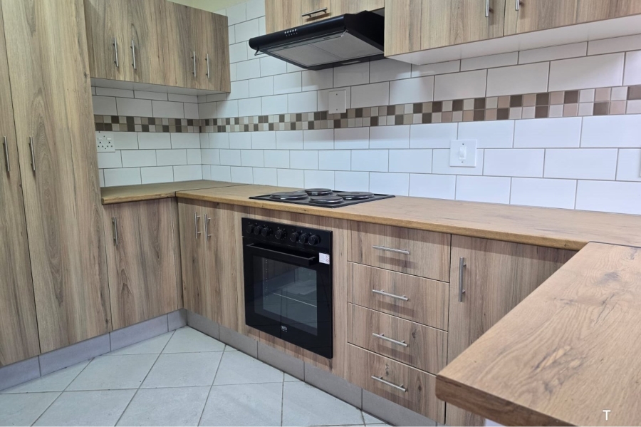 To Let 3 Bedroom Property for Rent in Aston Manor Gauteng