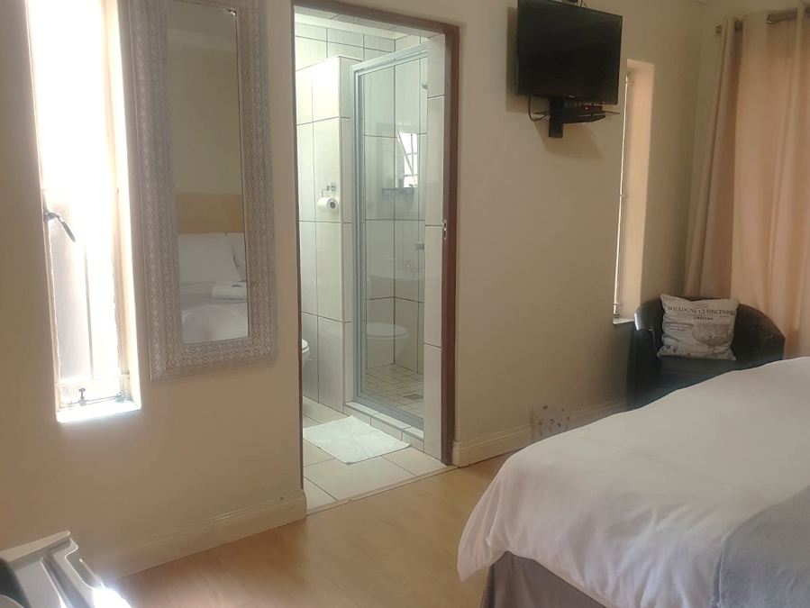 To Let 1 Bedroom Property for Rent in Garsfontein Gauteng