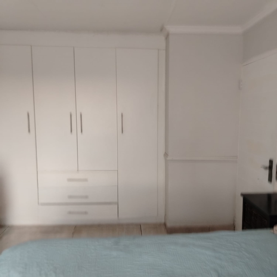 2 Bedroom Property for Sale in Glen Marais Gauteng