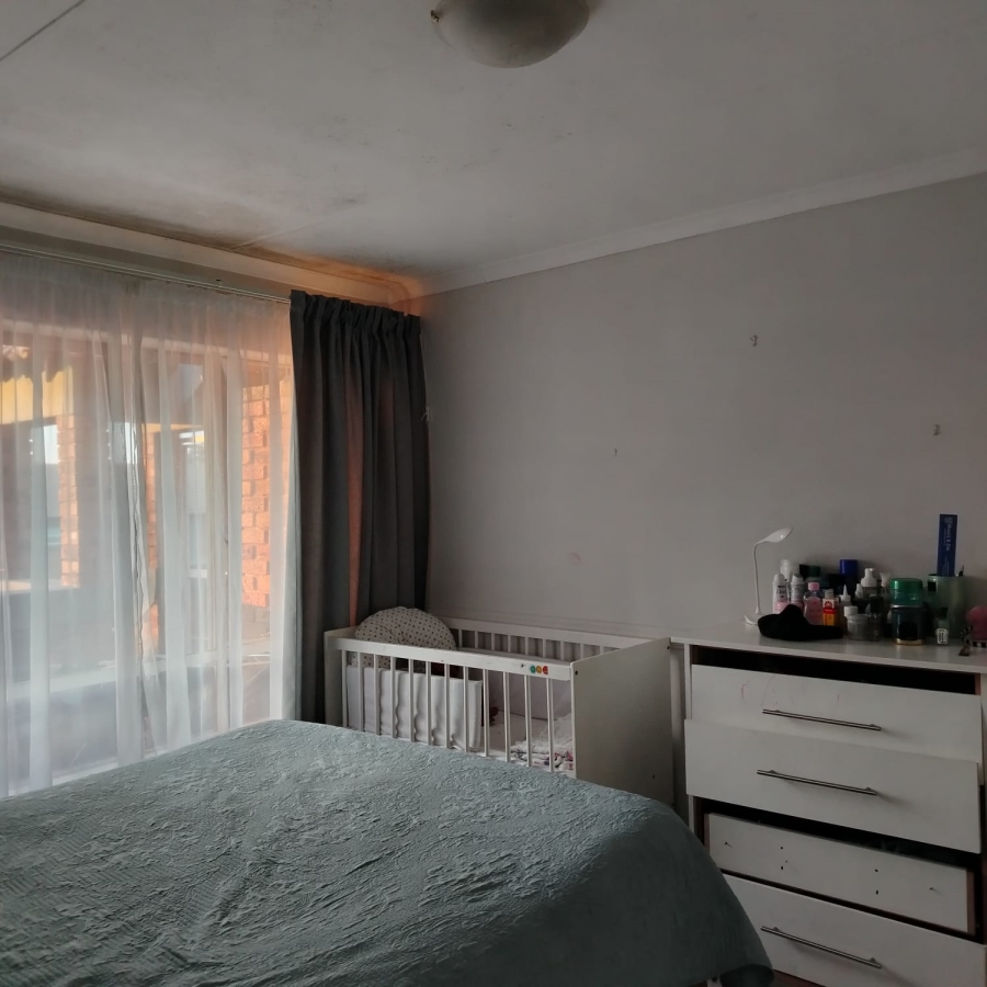 2 Bedroom Property for Sale in Glen Marais Gauteng