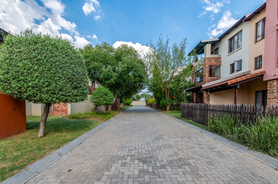 2 Bedroom Property for Sale in Vorna Valley Gauteng