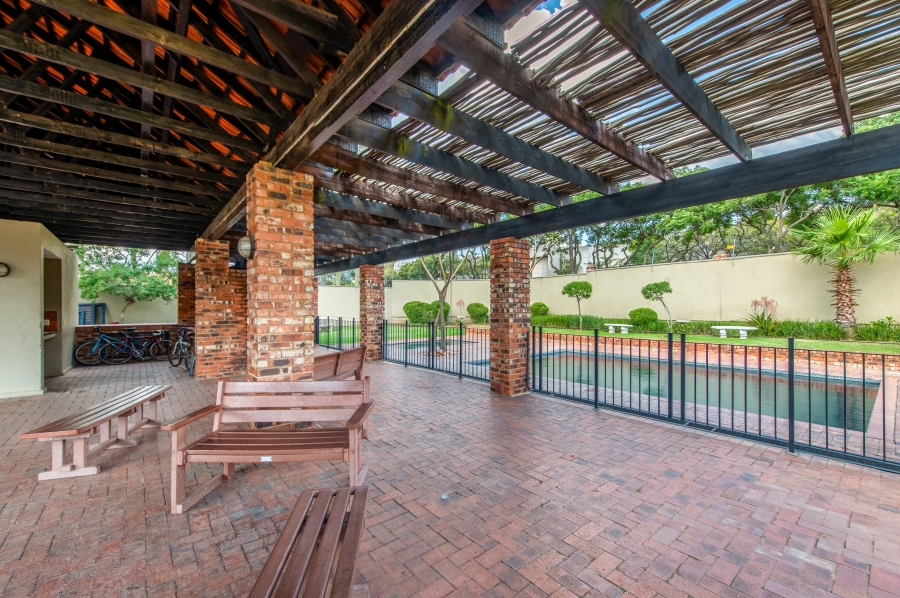 2 Bedroom Property for Sale in Vorna Valley Gauteng