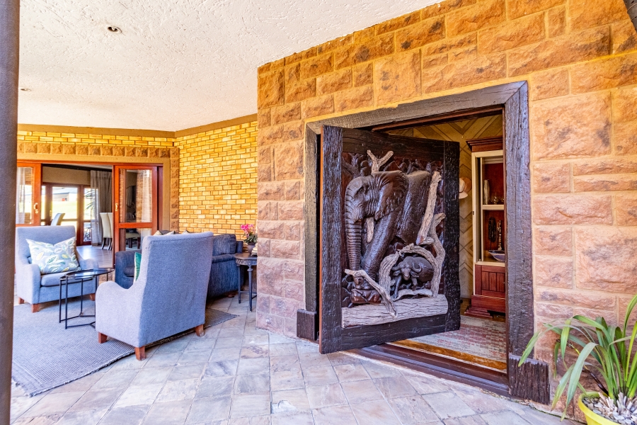 To Let 5 Bedroom Property for Rent in Silver Lakes Golf Estate Gauteng