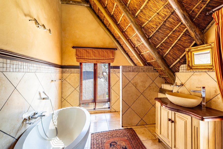 To Let 5 Bedroom Property for Rent in Silver Lakes Golf Estate Gauteng