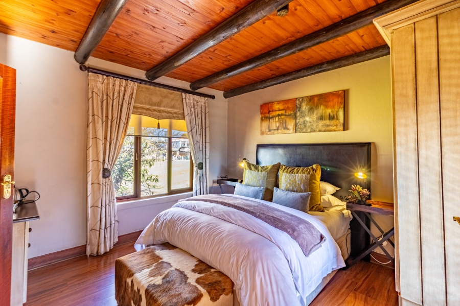 To Let 5 Bedroom Property for Rent in Silver Lakes Golf Estate Gauteng