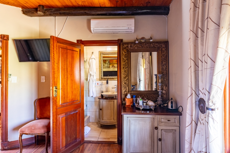 To Let 5 Bedroom Property for Rent in Silver Lakes Golf Estate Gauteng