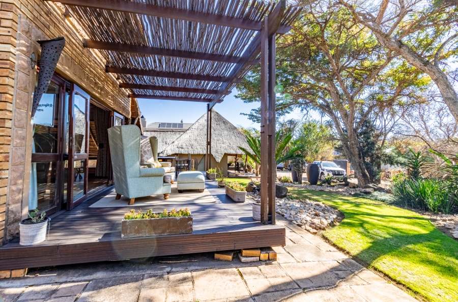To Let 5 Bedroom Property for Rent in Silver Lakes Golf Estate Gauteng