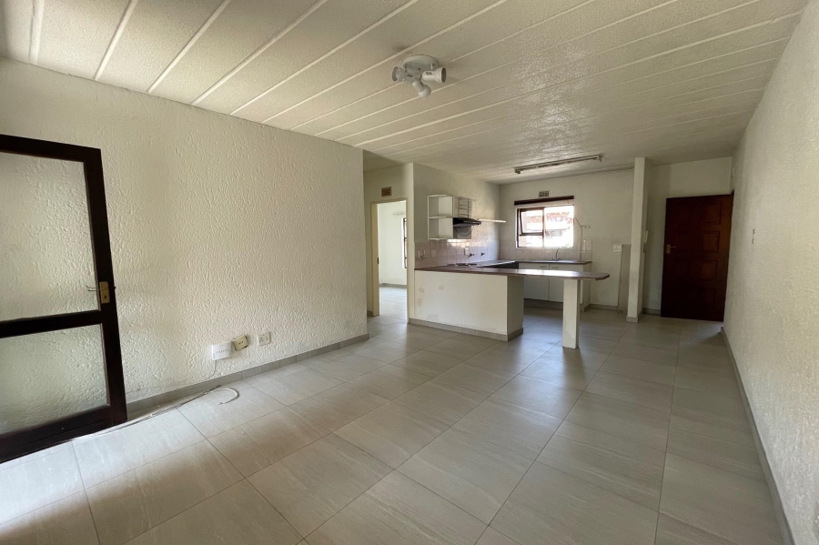 To Let 2 Bedroom Property for Rent in Paulshof Gauteng