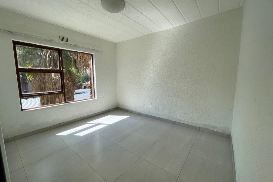 To Let 2 Bedroom Property for Rent in Paulshof Gauteng