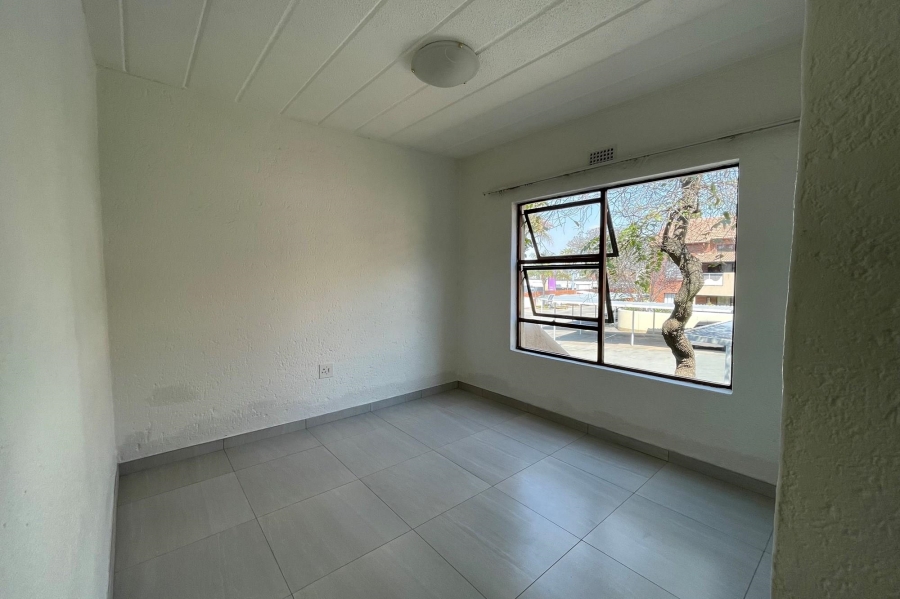 To Let 2 Bedroom Property for Rent in Paulshof Gauteng
