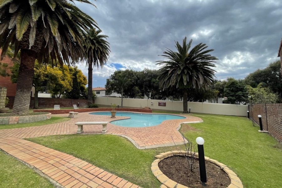 To Let 2 Bedroom Property for Rent in Paulshof Gauteng