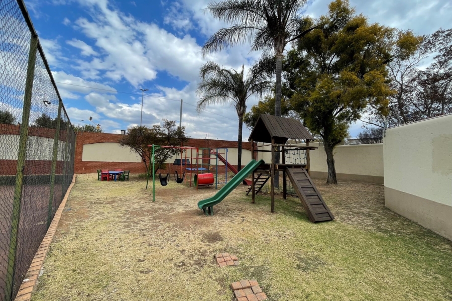 To Let 2 Bedroom Property for Rent in Paulshof Gauteng