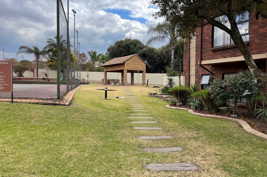 To Let 2 Bedroom Property for Rent in Paulshof Gauteng