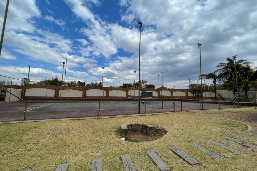 To Let 2 Bedroom Property for Rent in Paulshof Gauteng