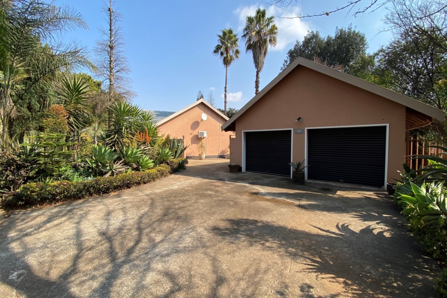 4 Bedroom Property for Sale in Glen Marais Gauteng