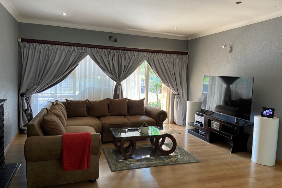 4 Bedroom Property for Sale in Glen Marais Gauteng