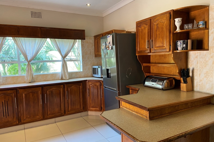 4 Bedroom Property for Sale in Glen Marais Gauteng