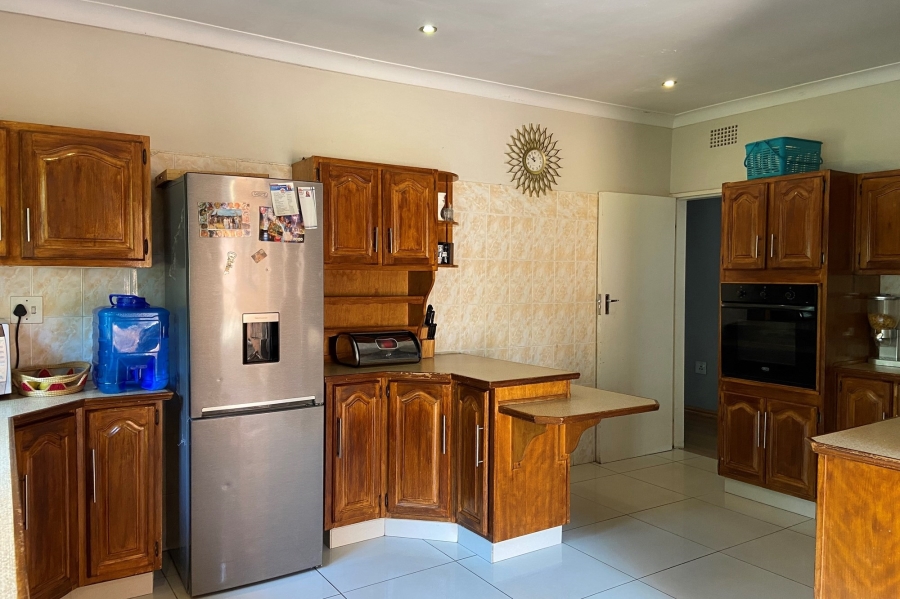 4 Bedroom Property for Sale in Glen Marais Gauteng