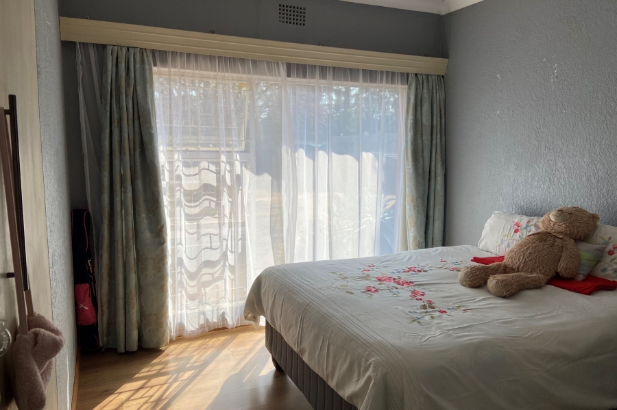 4 Bedroom Property for Sale in Glen Marais Gauteng