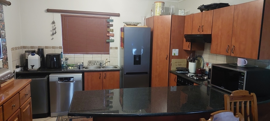 2 Bedroom Property for Sale in Montana Tuine Gauteng