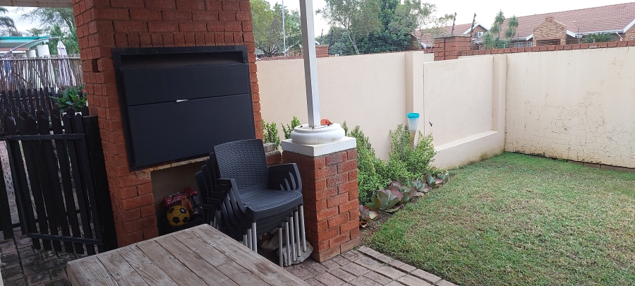2 Bedroom Property for Sale in Montana Tuine Gauteng