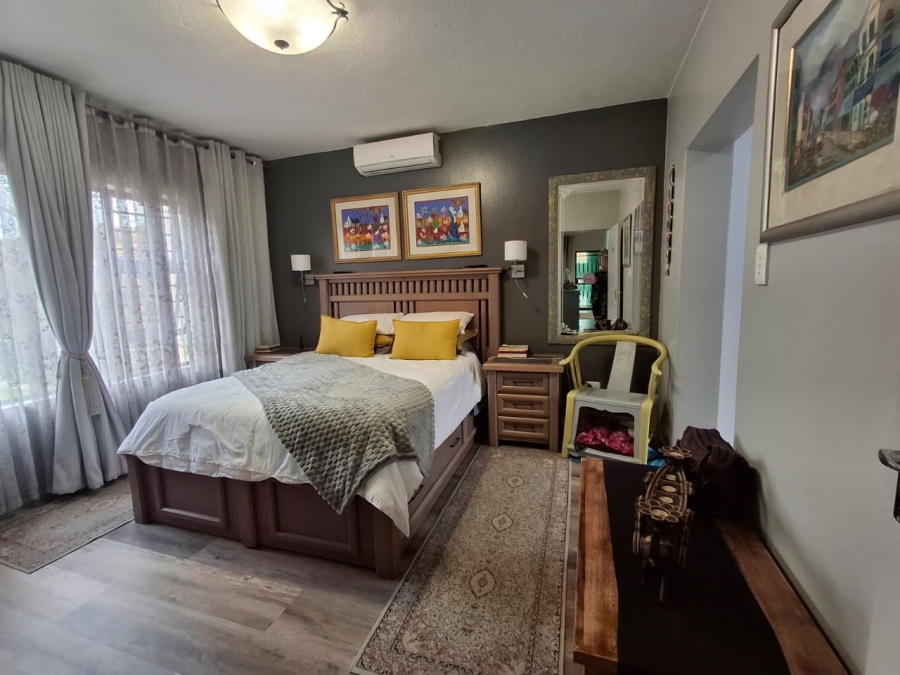 3 Bedroom Property for Sale in Sonneveld Gauteng