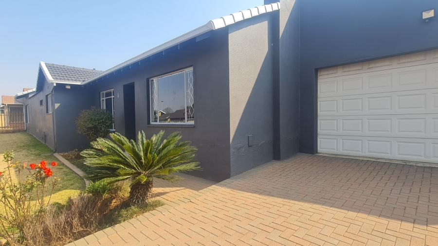 3 Bedroom Property for Sale in Dalpark Proper Gauteng