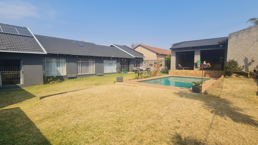 3 Bedroom Property for Sale in Dalpark Proper Gauteng