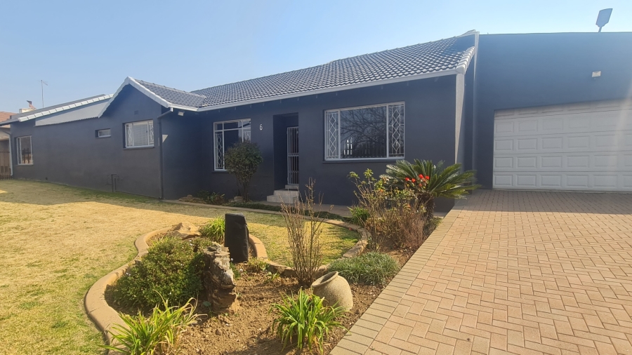 3 Bedroom Property for Sale in Dalpark Proper Gauteng