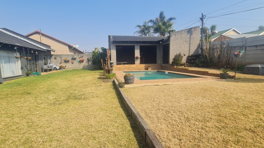 3 Bedroom Property for Sale in Dalpark Proper Gauteng