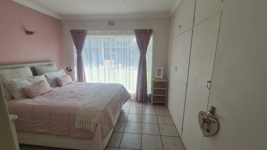 3 Bedroom Property for Sale in Dalpark Proper Gauteng