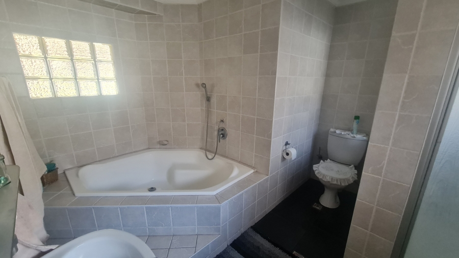 3 Bedroom Property for Sale in Dalpark Proper Gauteng