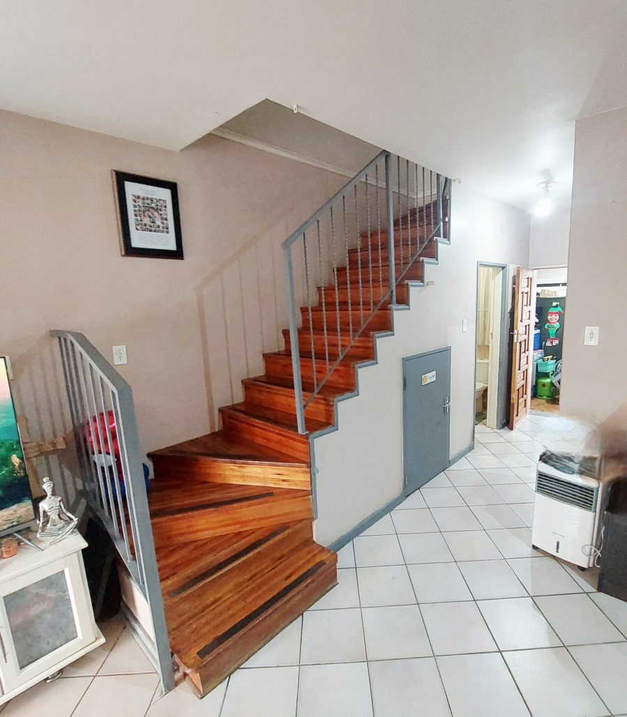 2 Bedroom Property for Sale in Dayanglen Gauteng
