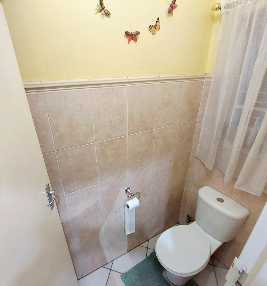2 Bedroom Property for Sale in Dayanglen Gauteng