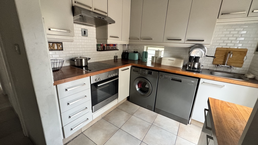 To Let 3 Bedroom Property for Rent in Sandown Gauteng