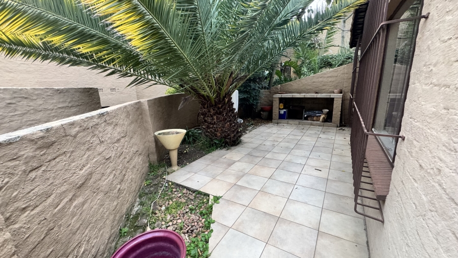 To Let 3 Bedroom Property for Rent in Sandown Gauteng