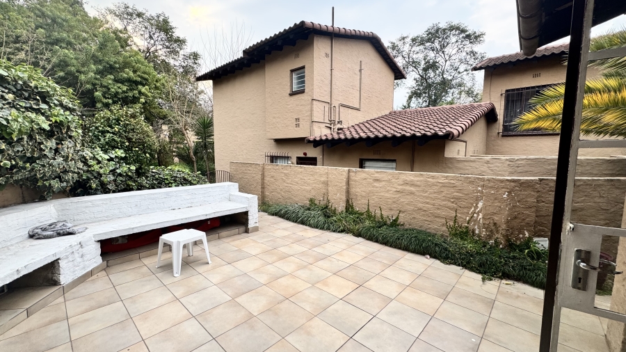 To Let 3 Bedroom Property for Rent in Sandown Gauteng