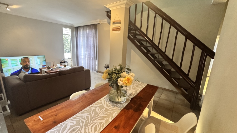 To Let 3 Bedroom Property for Rent in Sandown Gauteng