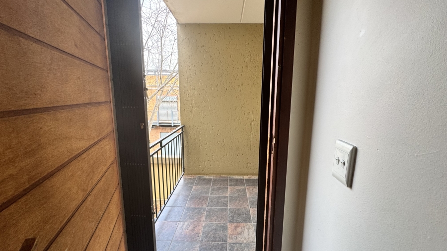 To Let 2 Bedroom Property for Rent in Lonehill Gauteng