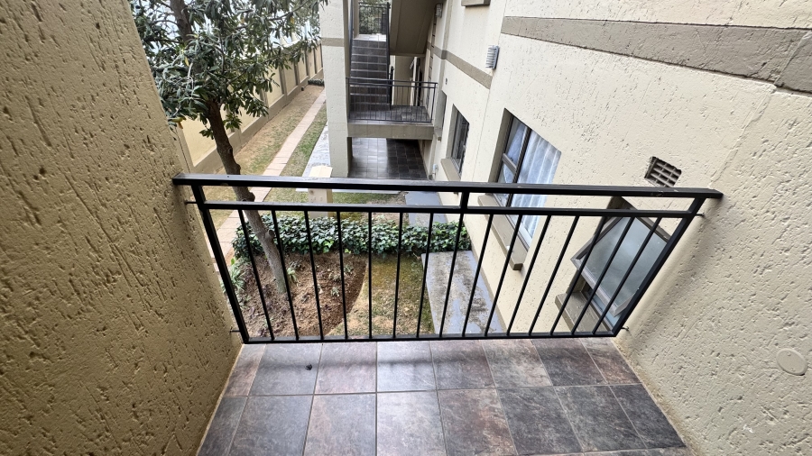 To Let 2 Bedroom Property for Rent in Lonehill Gauteng