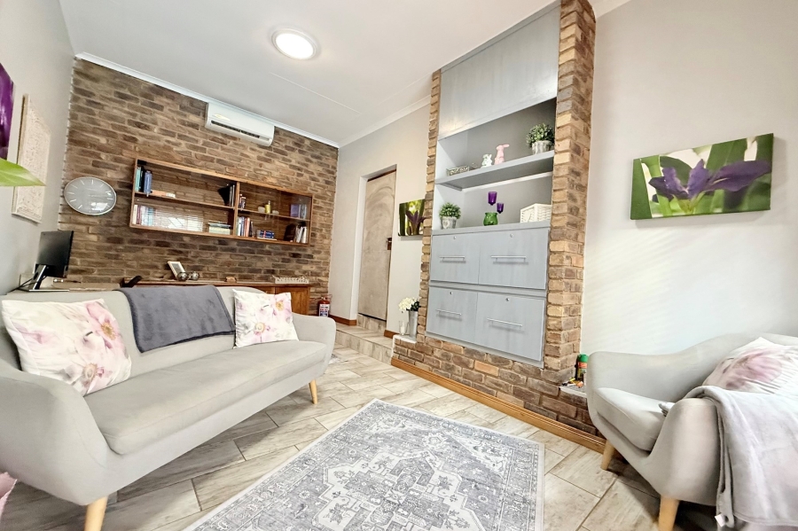 5 Bedroom Property for Sale in Wingate Park Gauteng