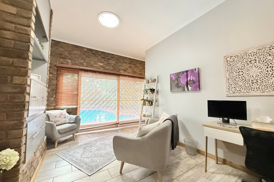 5 Bedroom Property for Sale in Wingate Park Gauteng