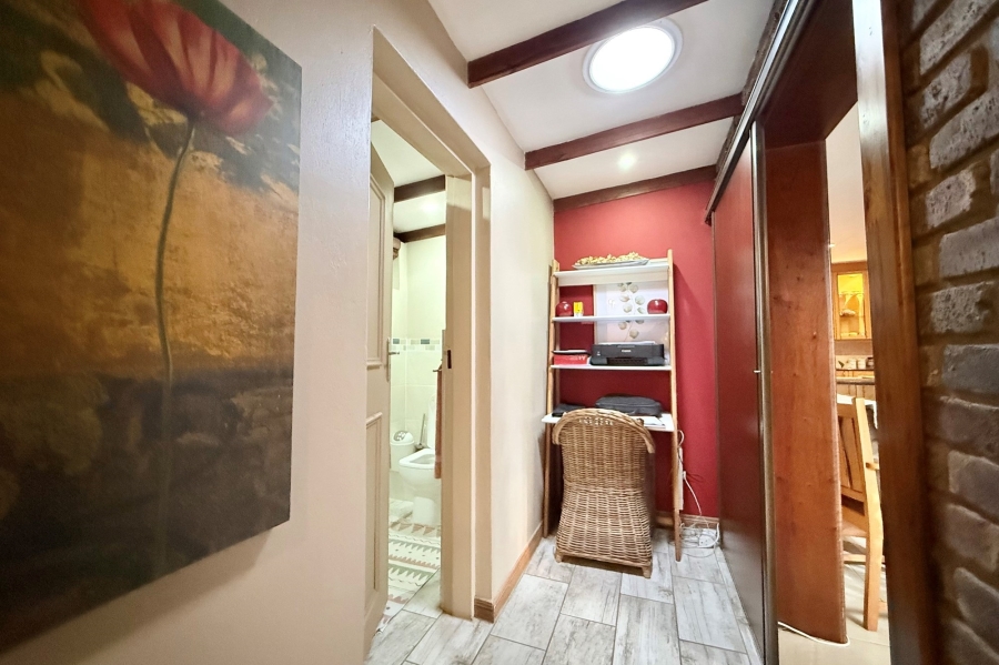 5 Bedroom Property for Sale in Wingate Park Gauteng