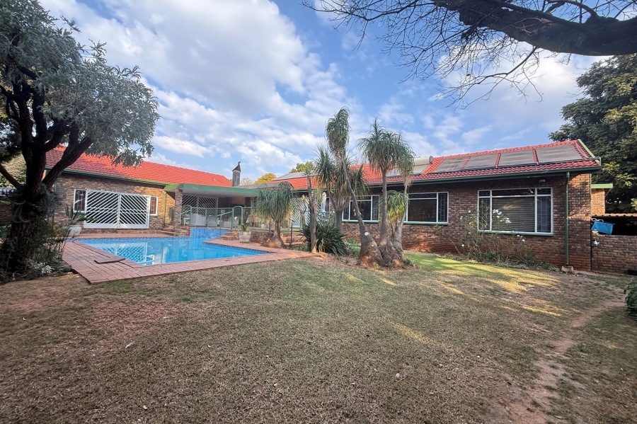 5 Bedroom Property for Sale in Wingate Park Gauteng