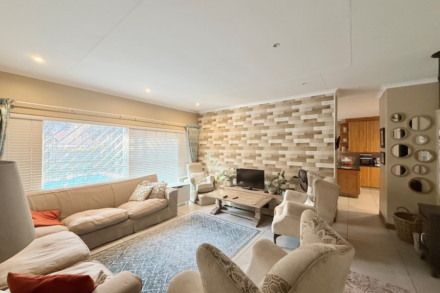 5 Bedroom Property for Sale in Wingate Park Gauteng
